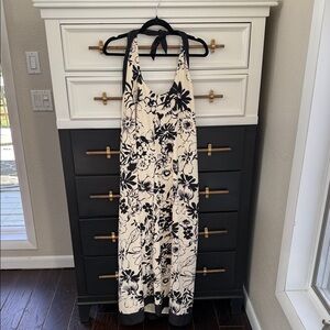 Abercrombie & Fitch Black and Cream Floral Halter Maxi Dress